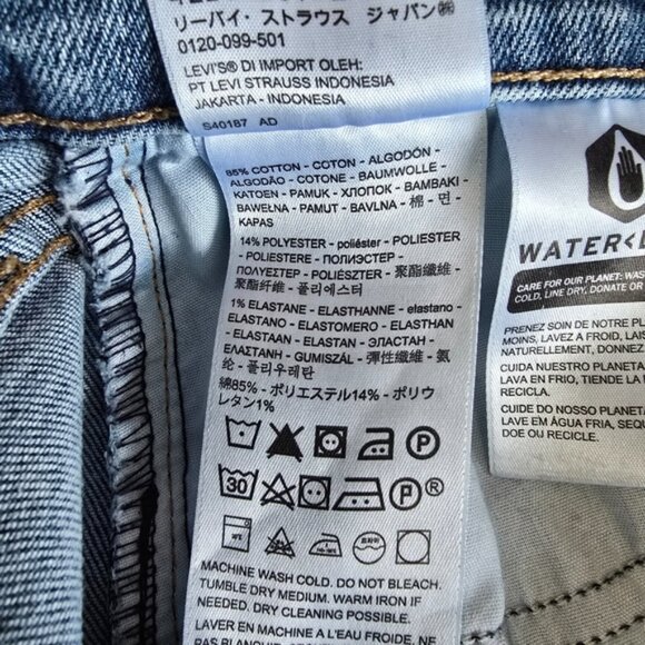 Levi's High Waisted Crop Flare Nip At The Bud Light Wash size 26 - Picture 12 of 13